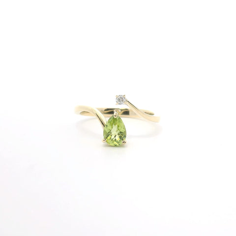 YELLOW GOLD PERIDOT AND DIAMOND RING 200-04184