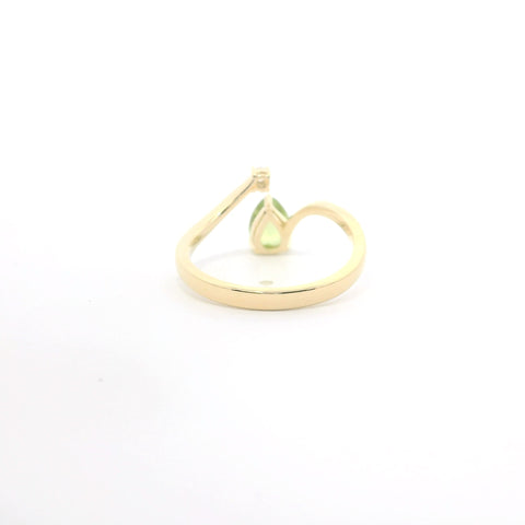 YELLOW GOLD PERIDOT AND DIAMOND RING 200-04184