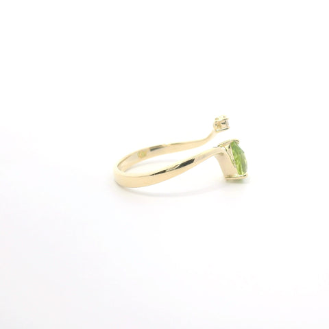 YELLOW GOLD PERIDOT AND DIAMOND RING 200-04184