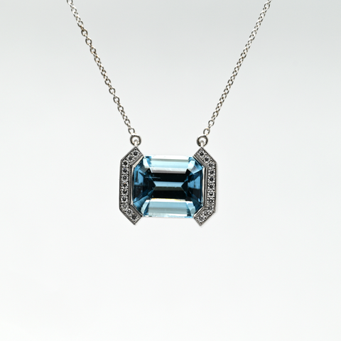 5.58CT NATURAL AQUAMARINE AND DIAMOND PENDANT