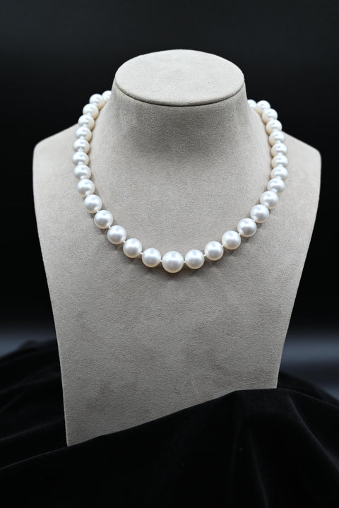 White South Sea Pearl Necklace